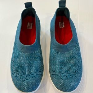 Fitflop uberknit ballet flats size 11 teal color with white mid sole and bottom